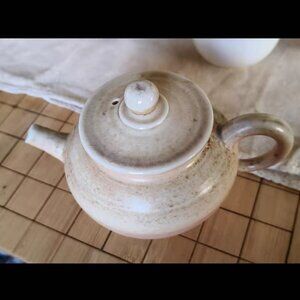 Ceramic Teapot – Cute Illustration Design